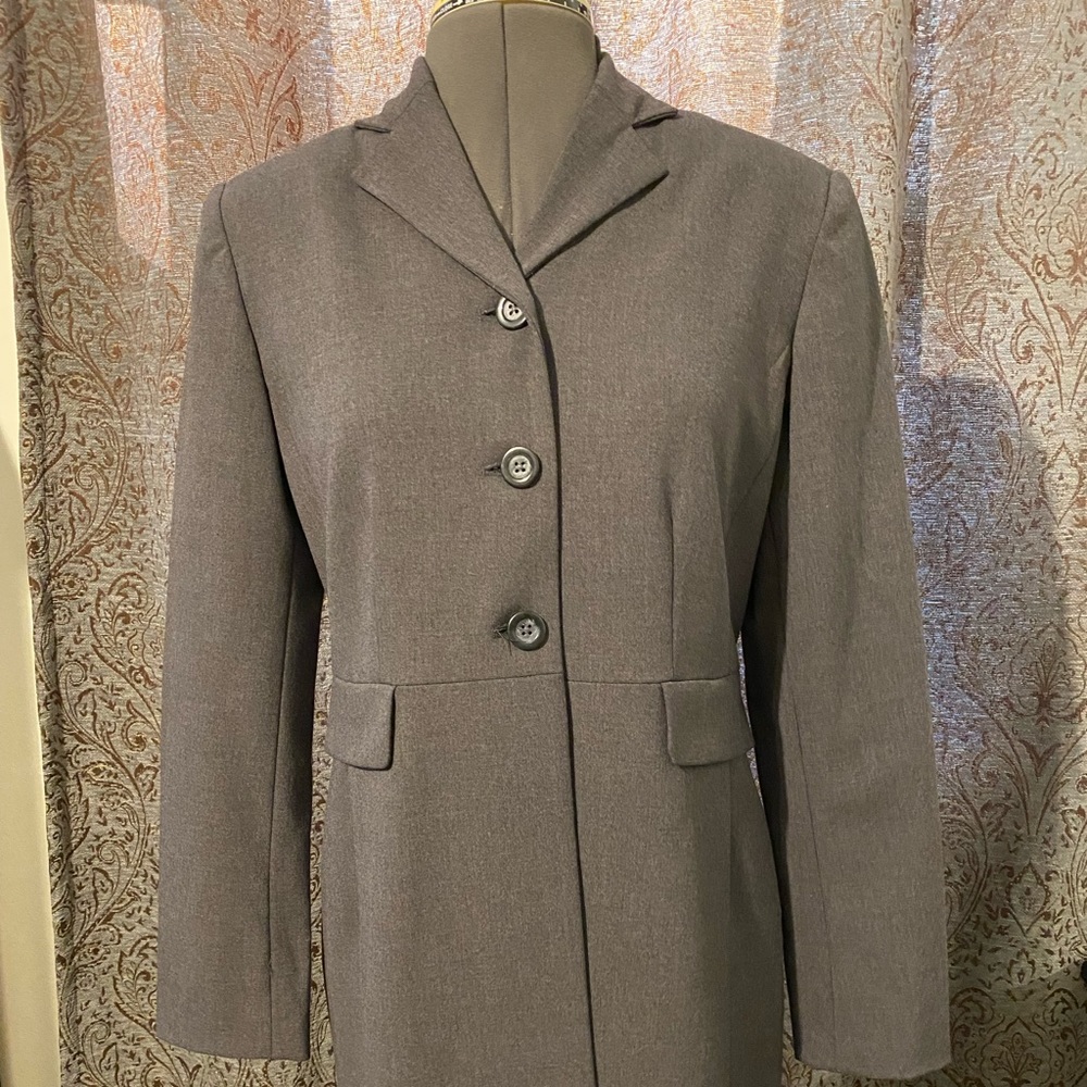 Hillard and Hanson knee-length blazer, 3buttons above waist, tailored, lined